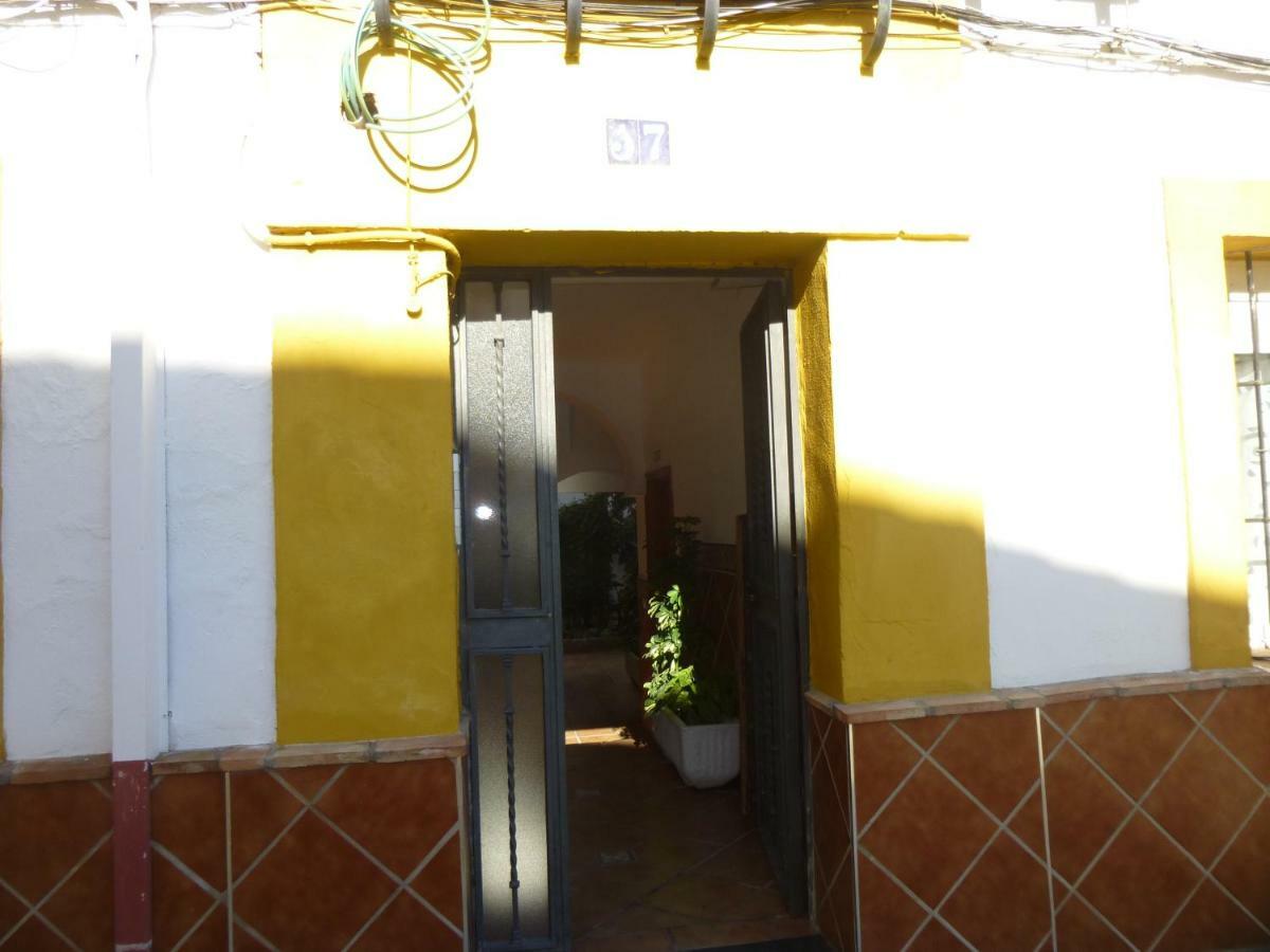 Sleep & Shower In A Typical District Córdoba Eksteriør billede